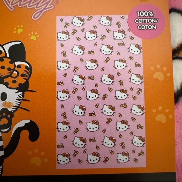 L Hello Kitty Halloween Bath Towel - Picture 4 of 4
